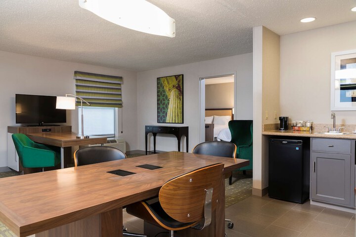Room 16 of 52