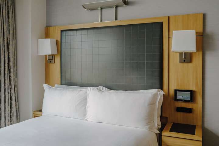 Room 34 of 48