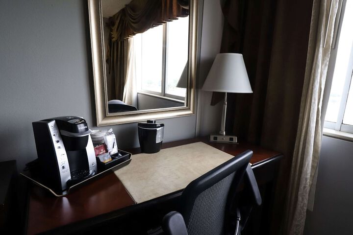 Room 11 of 40