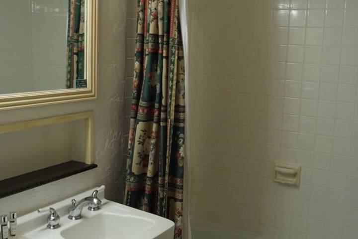 Room 19 of 46