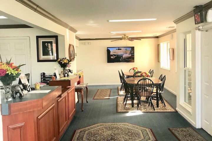 Madison Inn Lodge