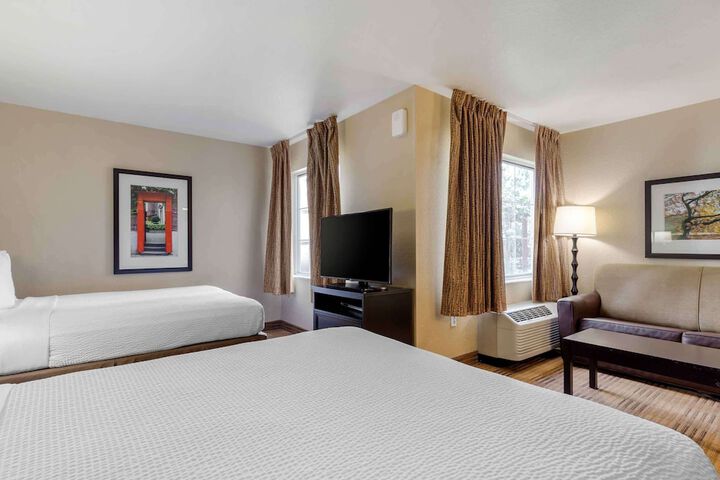 Room 12 of 27
