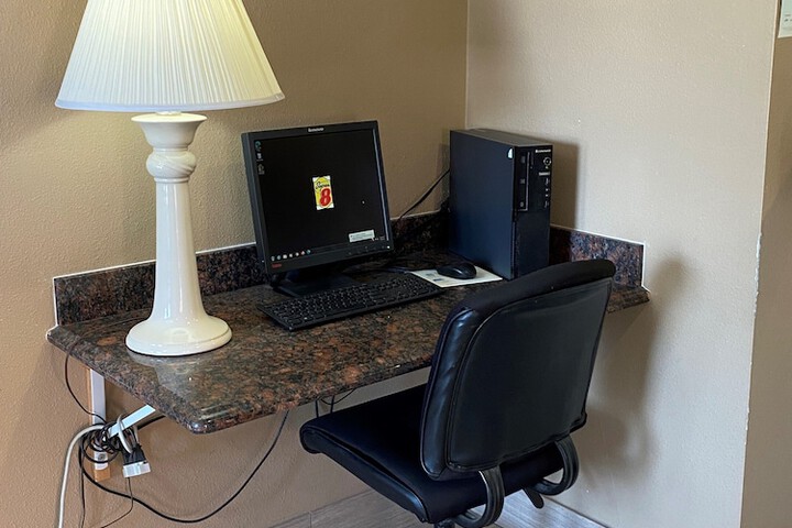 Business Center 19 of 19
