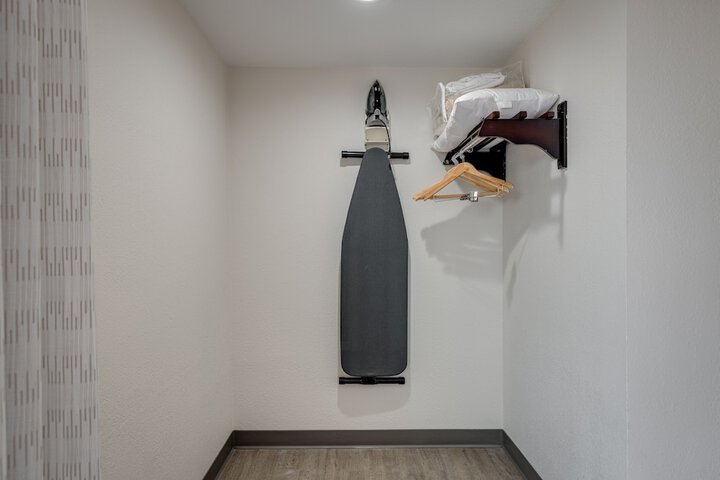 Room 28 of 52