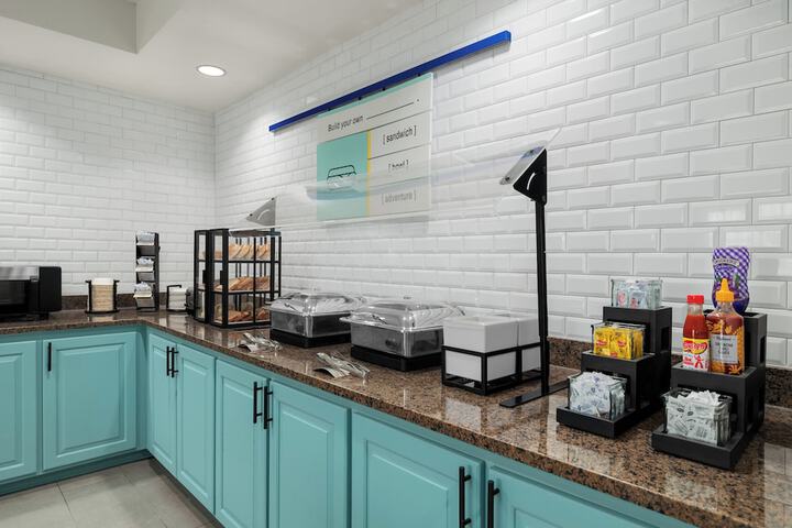 Garner Hotel Madison Huntsville Airport by IHG