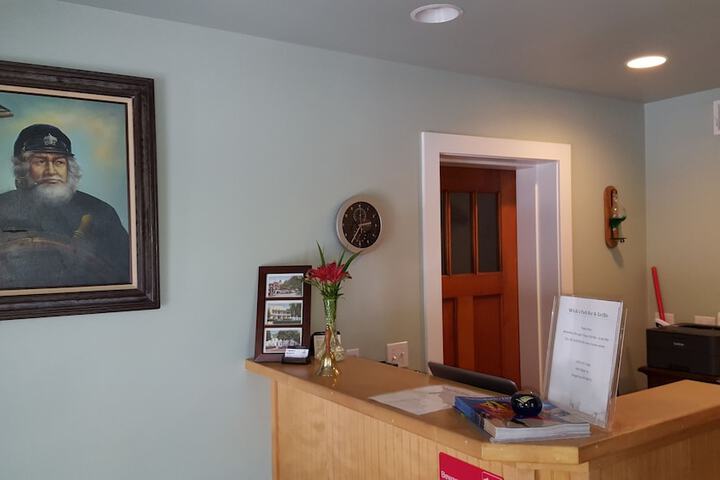 Captains Quarters Motel