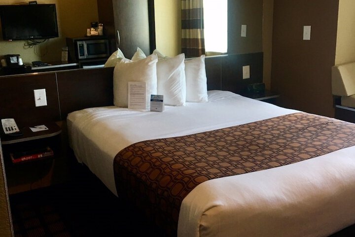 Room 13 of 28