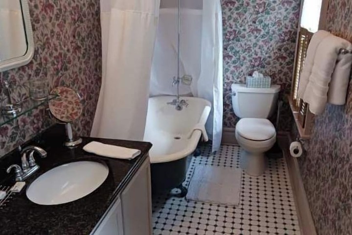 Room 14 of 23