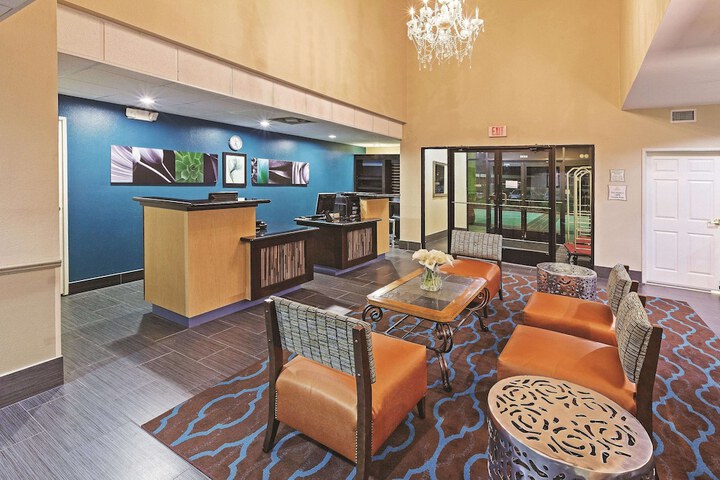 La Quinta Inn & Suites by Wyndham Pasadena