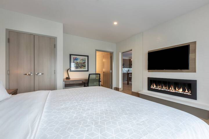 Room 16 of 36