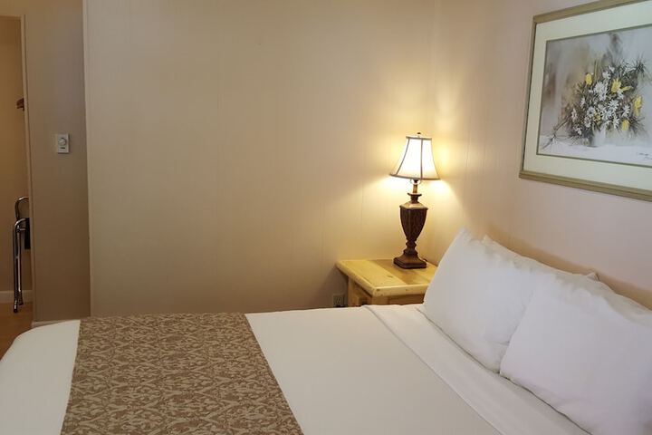 Room 37 of 99
