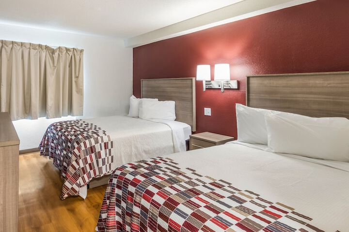 Room 9 of 34