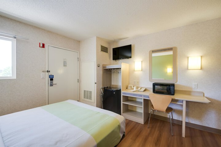 Room 16 of 33