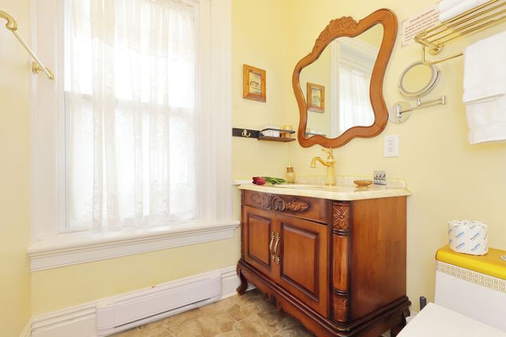 Room 95 of 252