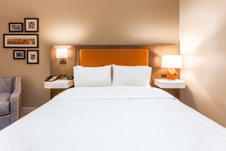 Room 8 of 27