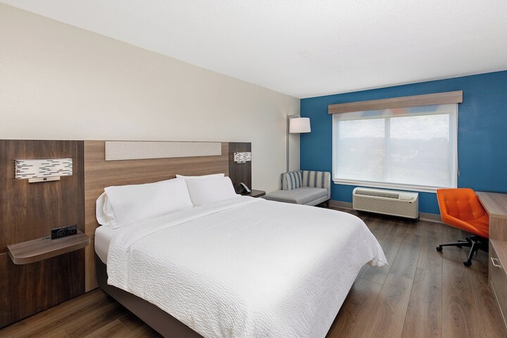 Room 14 of 60