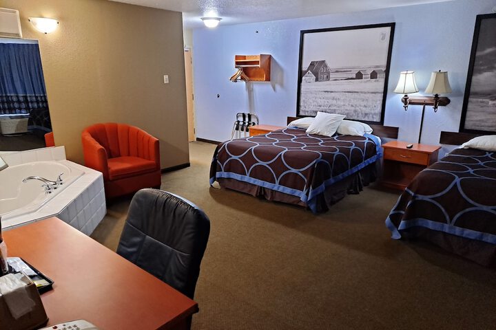 Room 27 of 33