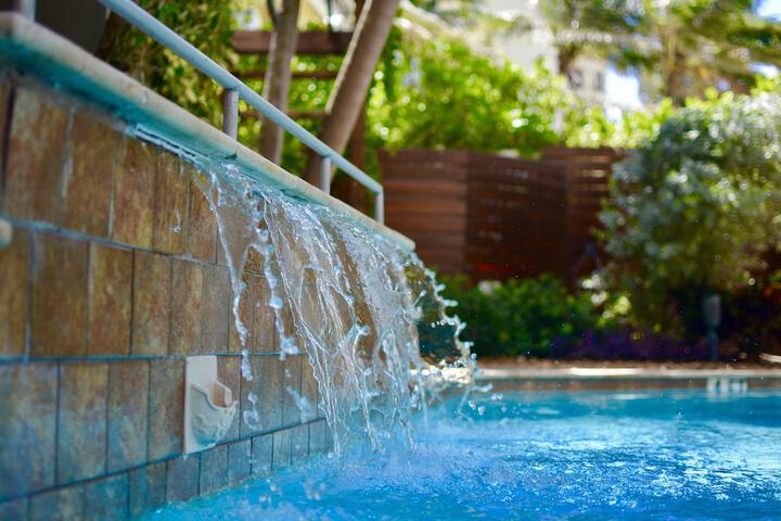Pool 6 of 37