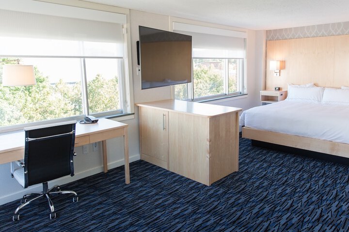 Room 33 of 53