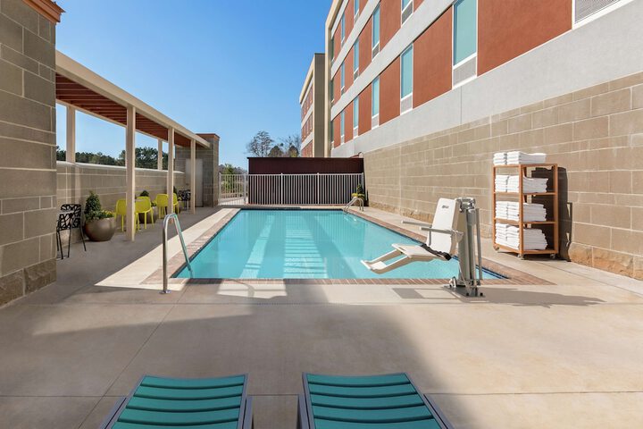 Pool 4 of 28