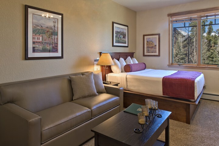 Grand Timber Lodge