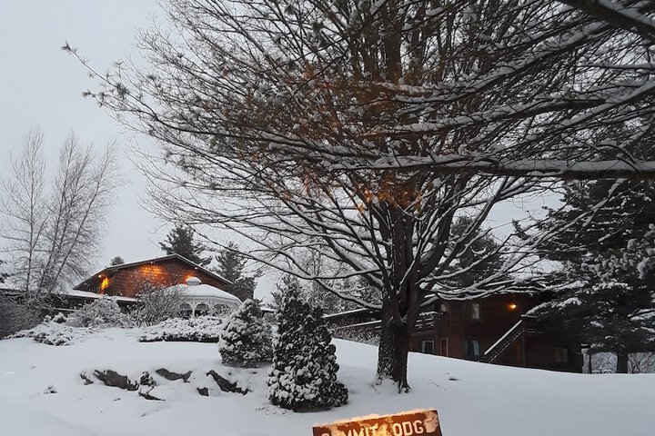 Summit Lodge