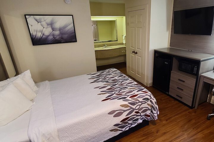 Red Roof Inn & Suites Cornelius – Lake Norman
