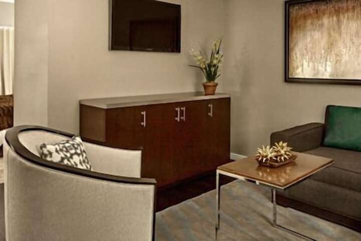Room 10 of 23