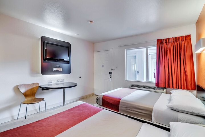 Room 16 of 21