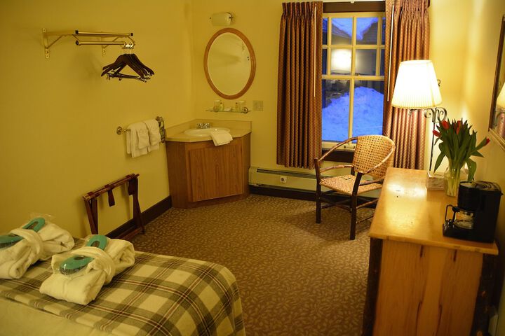 Room 25 of 63