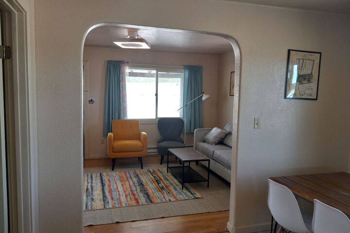 Room 12 of 38