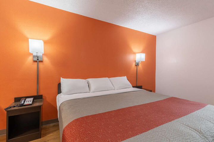 Motel 6 Bryan TX - University Area