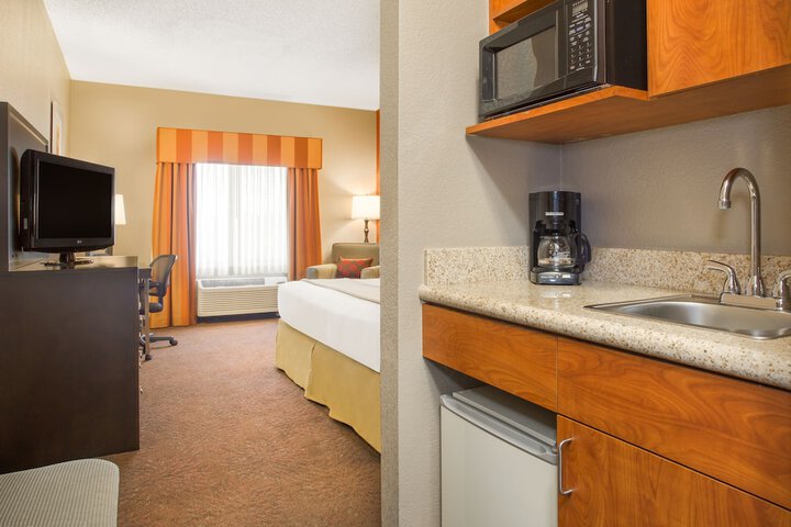 Room 7 of 25