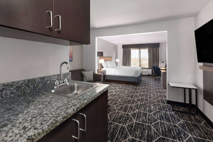 La Quinta Inn & Suites by Wyndham Meridian
