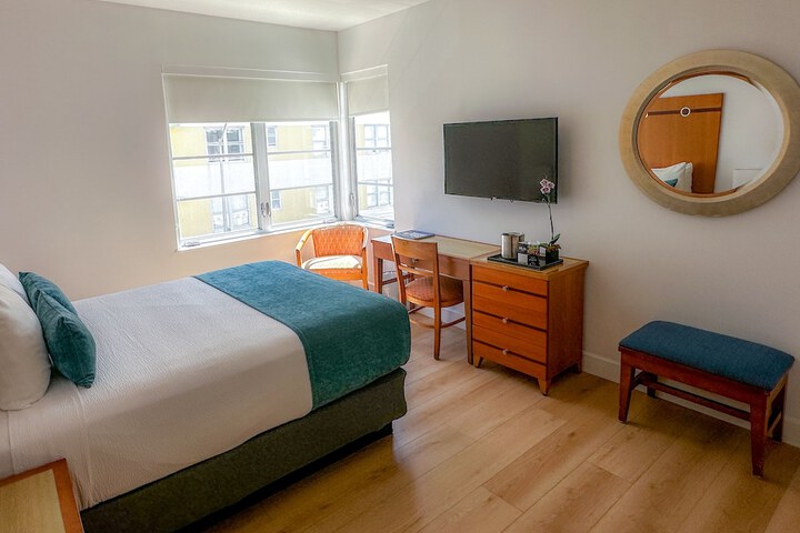 Room 43 of 77