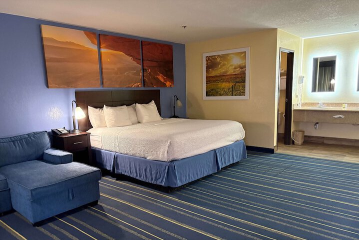Days Inn by Wyndham Holbrook