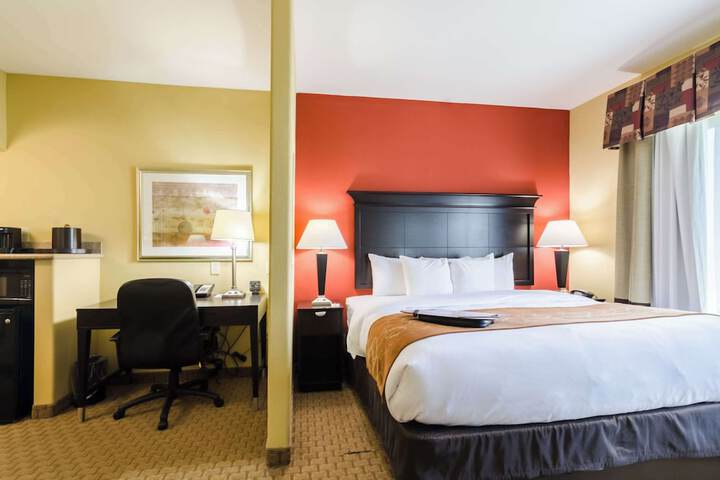 Comfort Suites Salina South