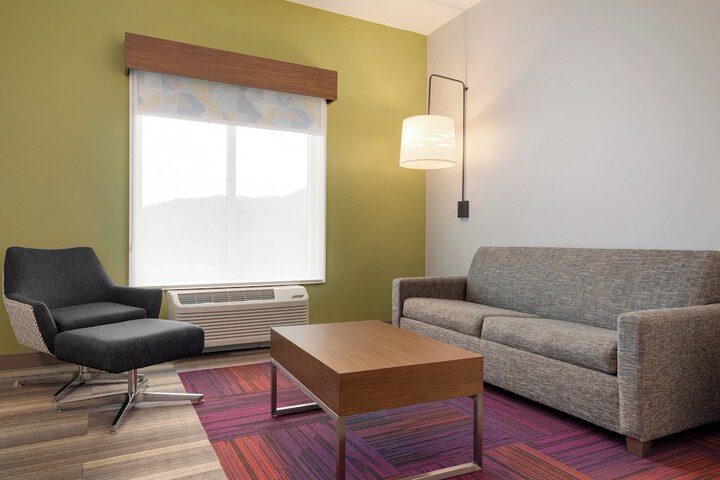 Room 33 of 53
