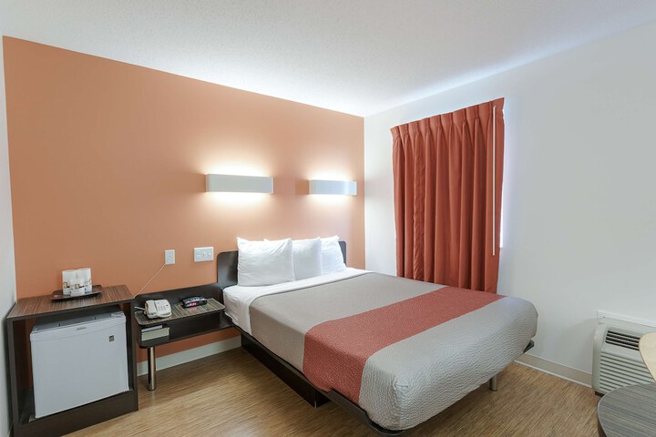 Motel 6 Brandon MB