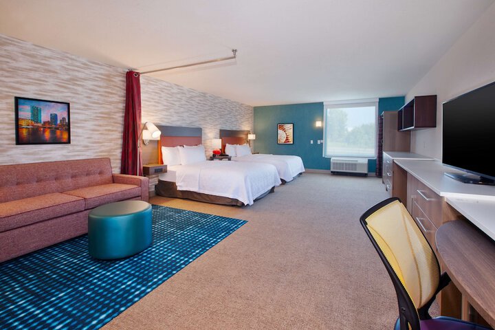 Room 27 of 38