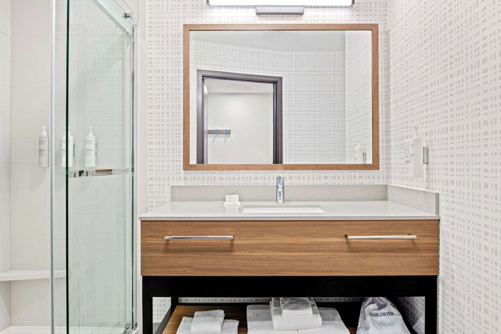 Hampton Inn by Hilton Costa Mesa Newport Beach