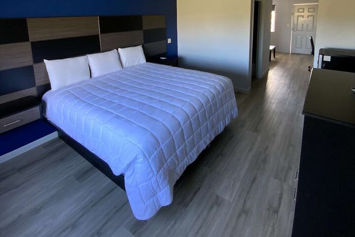 Room 7 of 15