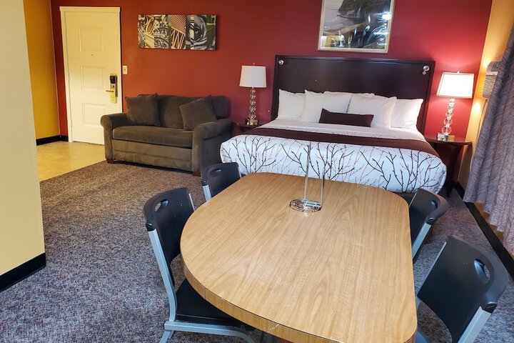 Room 17 of 36