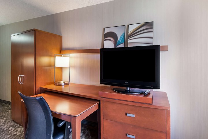 Room 15 of 40