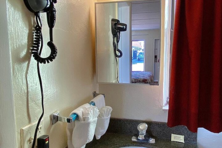 Room 14 of 26