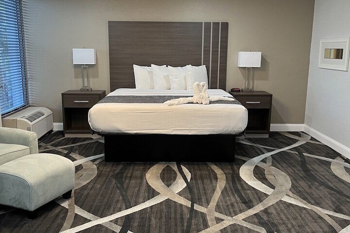 Room 35 of 73