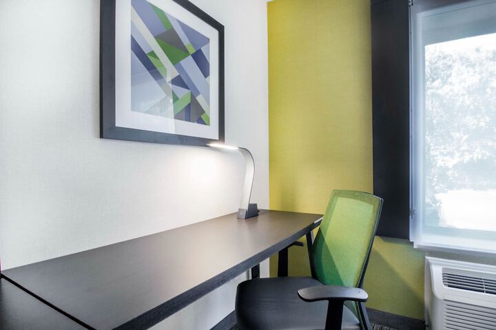 Room 16 of 38