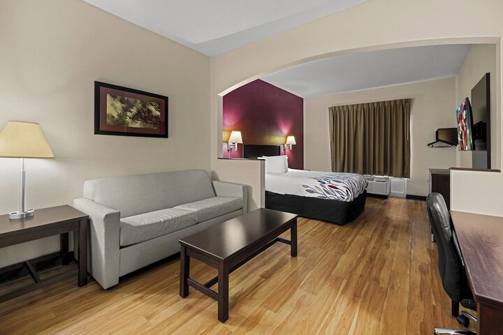 Room 18 of 35