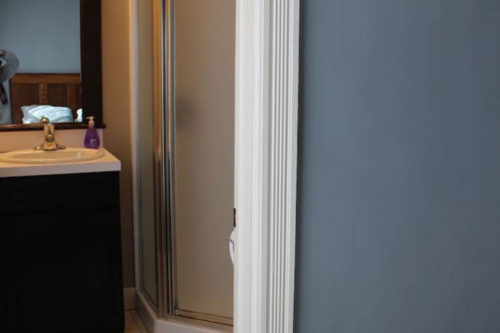 Room 5 of 16