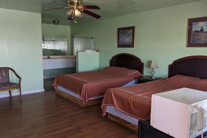 Room 11 of 12